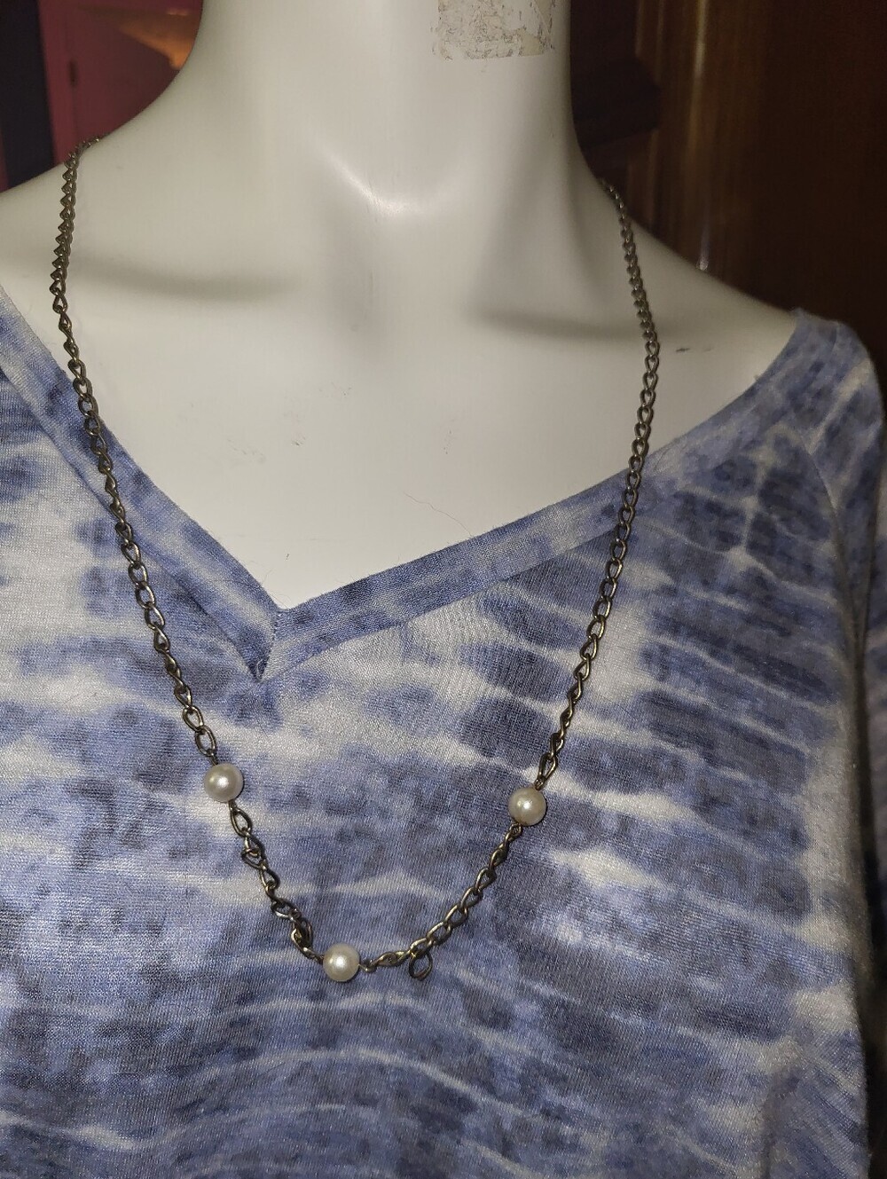 Silver Tone Chain Necklace With Glass Pearls